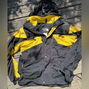 The North Face Men's Black and Yellow Jacket, MENS SMALL, great cond